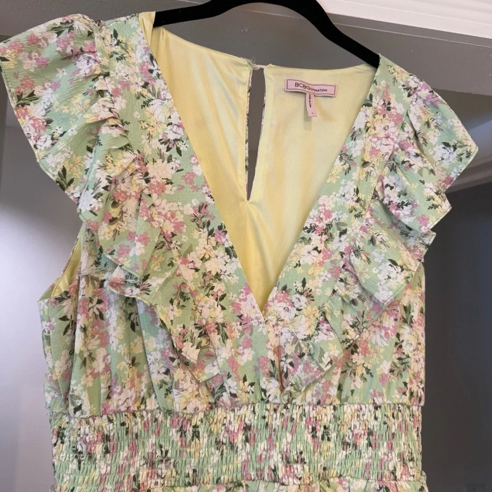 BCBGeneration Ditsy Floral Smocked Waist Tiered Skirt Ruffle Mini Dress Sz Large - Picture 5 of 13